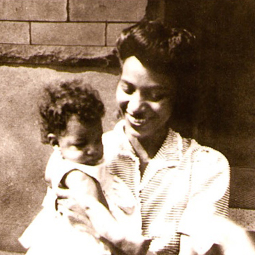 Image of Mabel Morris and her daughter